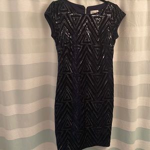 Navy sequin tshirt style dress! Super flattering and festive